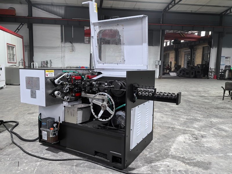 ماكينات تصنيع المسامير للبيع