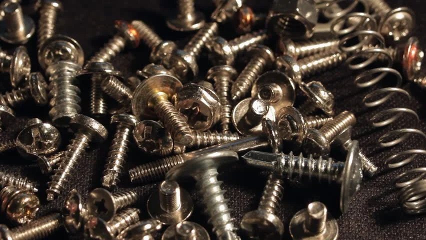 ماكينات تصنيع المسامير للبيع